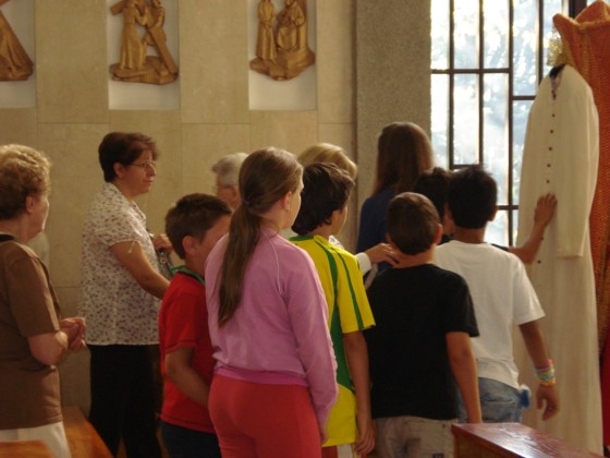 Bambini visitano casa generalizia missionarie comboniane