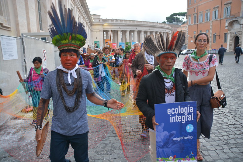 Rappresentanti dei popoli originari dell’Amazzonia a Roma, in occasione del Sinodo.