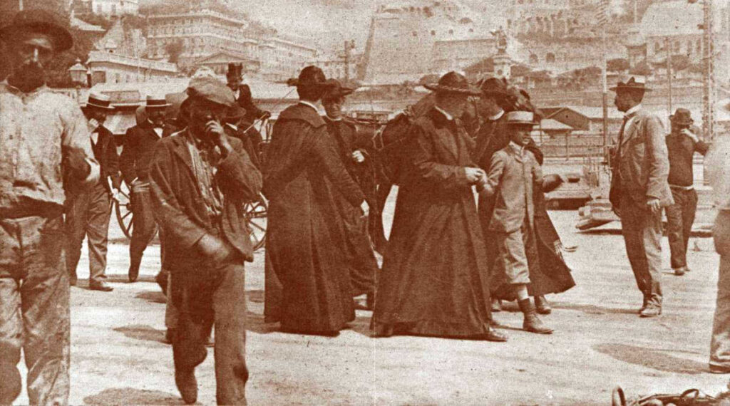 Foto di Giovanni Battista Scalabrini  al porto